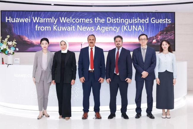 مدير «كونا» يبحث مع «هواوي» توظيف التقنيات الرقمية في الإعلام