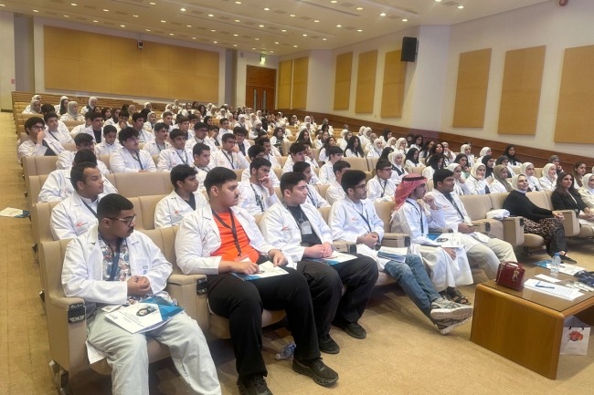 «الأبحاث» يطلق دورته الصيفية الـ 46 بمشاركة 221 طالباً ثانوياً وجامعياً