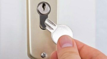 لو المفتاح اتكسر جوا الباب.. ازاى تخرجه بدون نجار