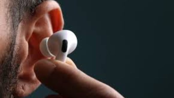 لمستخدمي الإيربودز.. 7 مخاطر صحية تهدد سمعك ونفسيتك