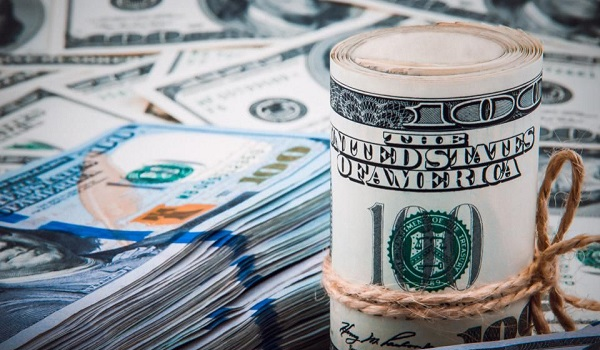 هل تفقد الأسهم الدولارية بريقها مع تراجع سعر العملة الأمريكية؟ – وطني