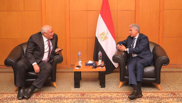 وزير السياحة والآثار يلتقي محافظ الوادي الجديد لتنشيط الحركة السياحية بالمحافظة