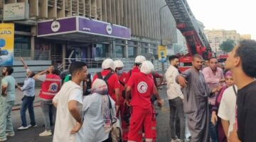 الهلال الأحمر المصري يوجّه فرق الطوارئ إلى حريق سنترال القاهرة