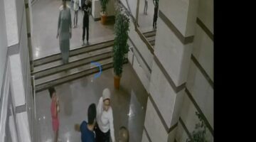 “مش قادرة أنسى نظرة أولادي”.. سيدة تروي تفاصيل سرقتها وضربها أمام منزلها