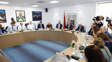 ✓ أخنوش يقود اجتماعا سياسيا يشيد بنجاح الأوراش الملكية وتوازنات الاقتصاد المغربي