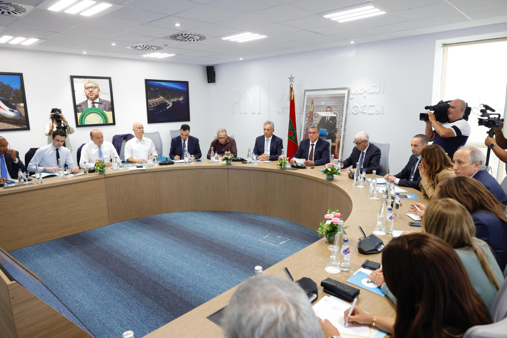 ✓ أخنوش يقود اجتماعا سياسيا يشيد بنجاح الأوراش الملكية وتوازنات الاقتصاد المغربي
