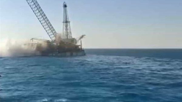 وزراء الصحة والبترول والعمل يتابعون تداعيات غرق “آدم مارين 12” ورفع حالة الطوارئ بمستشفيات البحر الأحمر