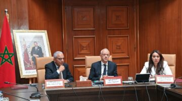 ✓ اجتماع حاسم بالدار البيضاء لتسريع أوراش الملاعب والبنيات التحتية قبل 2025 و2030