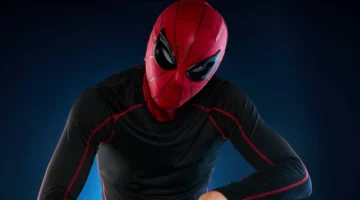 قناع Spider-Man حقيقي بعيون متحركة ينقل تجربة الرجل العنكبوت لمستوى آخر! | وطني