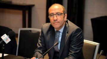 ✓ جواد الزيات رئيسا جديدا لنادي الرجاء الرياضي