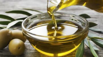 رسوم ترامب الجمركية تهدد صناعة زيت الزيتون في اليونان