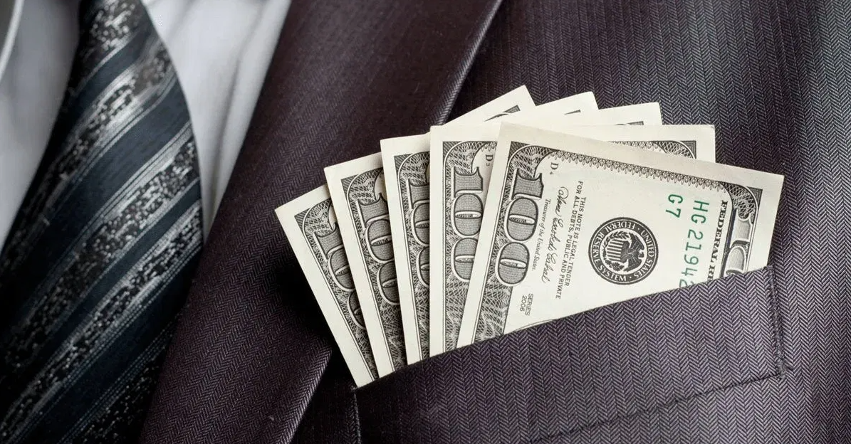 “نيوزويك”: 1000 مليونير جديد يضافون كل يوم إلى قائمة الأثرياء فى أمريكا – وطني